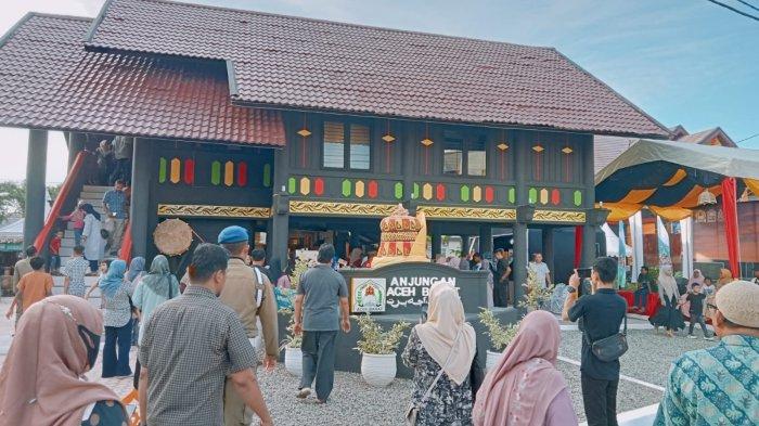 Berbagai Seni Budaya Tampil di Anjungan PKA Aceh Barat